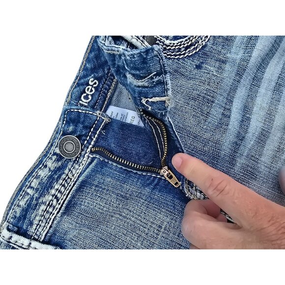 Maurices Distressed Denim Mini Skirt 9/10 Reg Frayed Hem 98% Cotton 2% Spandex B - Picture 2 of 6